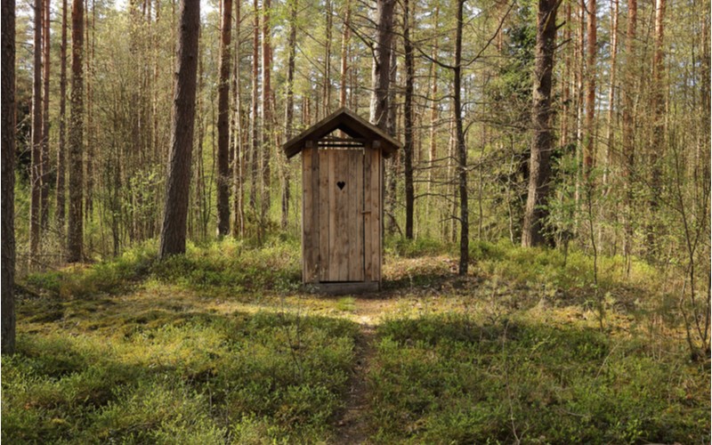 Dřevěná latrína